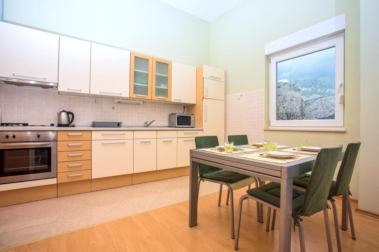 Apartmani Ribnjak Seka Оміш Екстер'єр фото