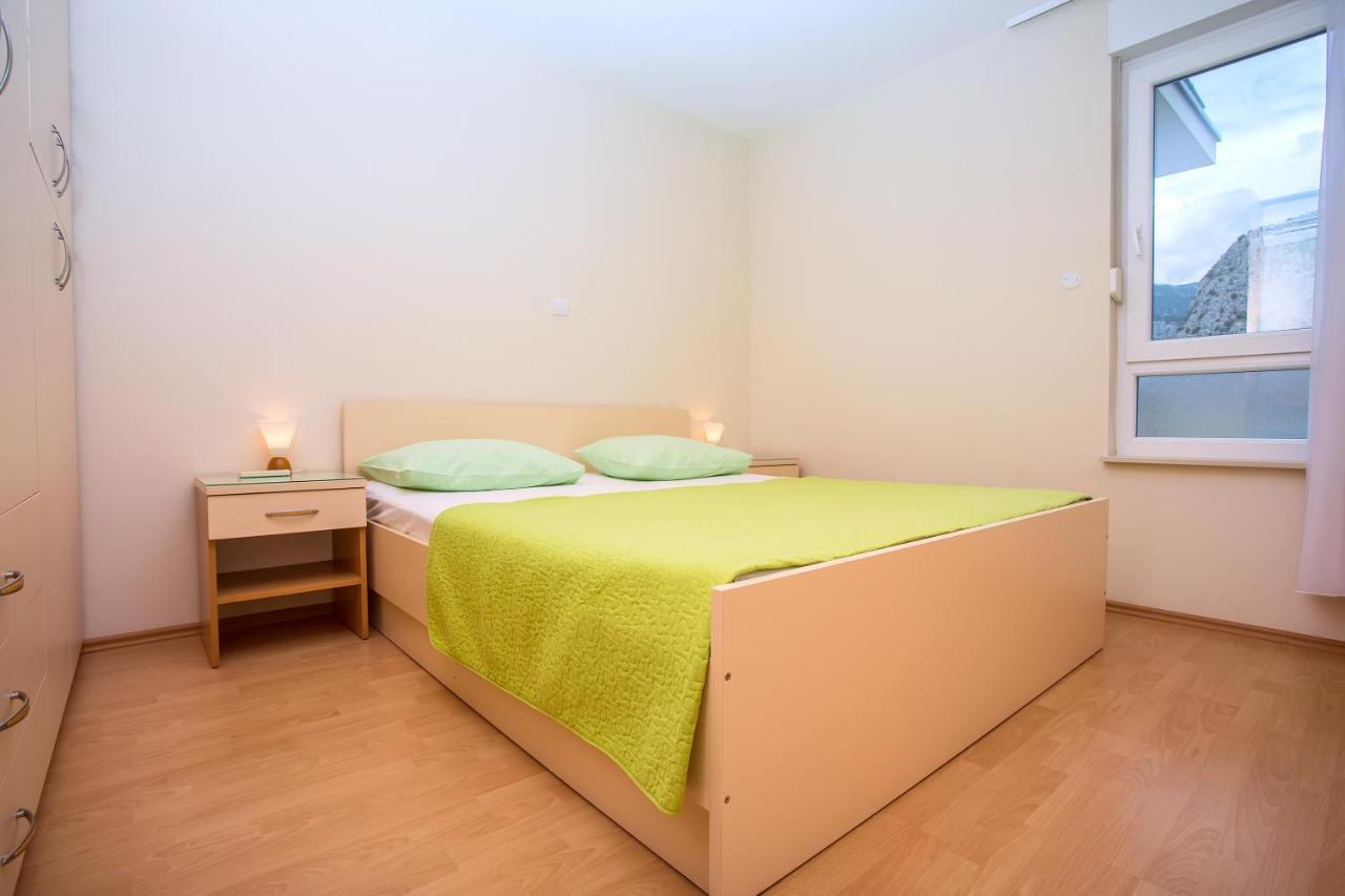 Apartmani Ribnjak Seka Оміш Екстер'єр фото
