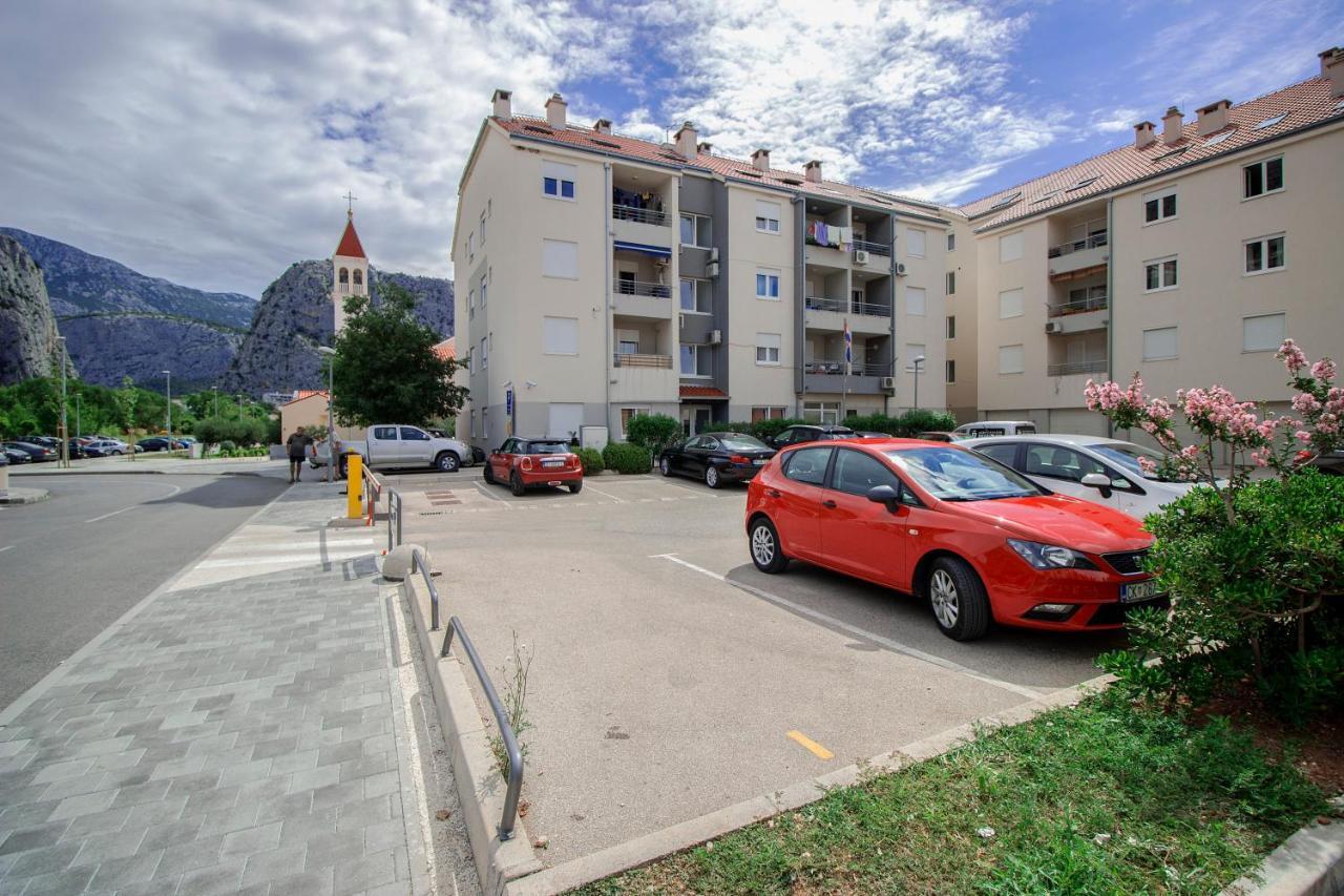 Apartmani Ribnjak Seka Оміш Екстер'єр фото